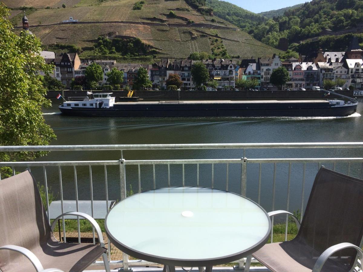Haus Margarete Apartment Zell an der Mosel Exterior photo